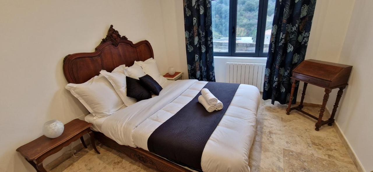 Bel & Ancien Appartement T3 Renove Dans Sartene Екстер'єр фото