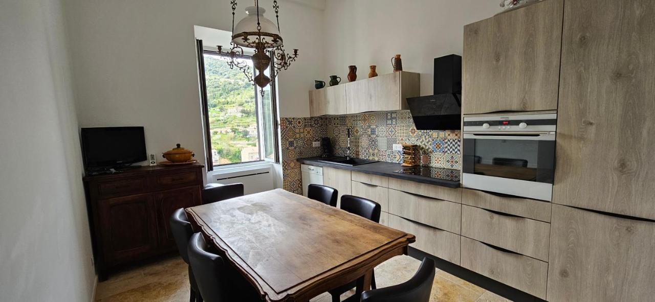 Bel & Ancien Appartement T3 Renove Dans Sartene Екстер'єр фото